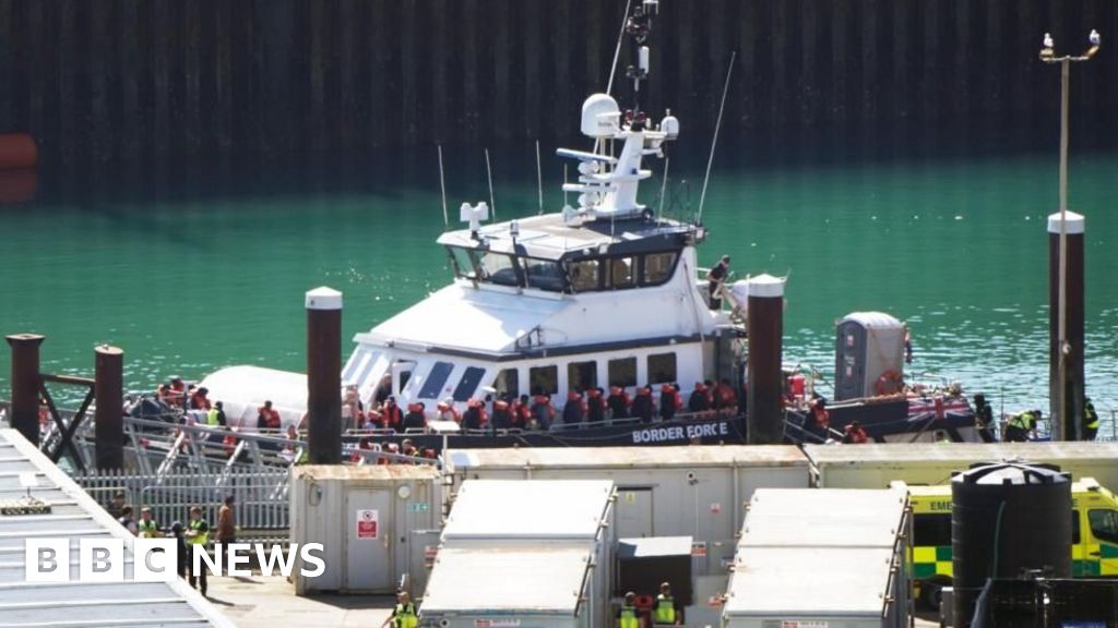 Manslaughter arrest after death on small boat crossingThe migrant was found unresponsive on a boat in the English Channel on Saturday.9 hrs agoKent Manslaughter arrest after death on small boat crossingThe migrant was found unresponsive on a boat in the English Channel on Saturday.9 hrs agoKent