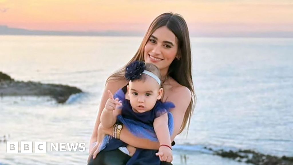 Mother dies saving daughter in Venezuela earthquakesHéctor Bello wrote on social media that "you gave your own life for our daughter" in the quakes which killed at least 589 people.11 mins agoLatin America Mother dies saving daughter in Venezuela earthquakesHéctor Bello wrote on social media that "you gave your own life for our daughter" in the quakes which killed at least 589 people.11 mins agoLatin America