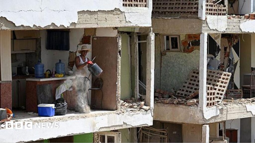 LIVERescuers 'pulling people out with their bare hands' as Venezuela earthquakes kill 920International rescue teams are on the ground helping to search for survivors, with one video showing children being saved from a damaged building. LIVERescuers 'pulling people out with their bare hands' as Venezuela earthquakes kill 920International rescue teams are on the ground helping to search for survivors, with one video showing children being saved from a damaged building.
