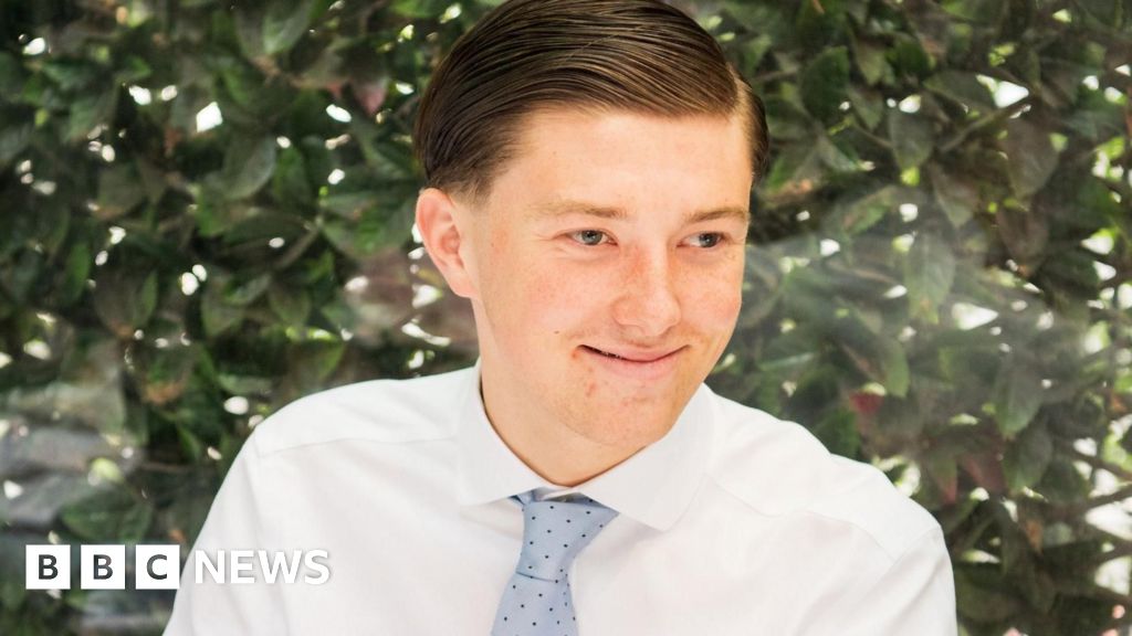 Two UK police officers face misconduct investigation in case of murdered student Henry NowakHenry Nowak, 18, was handcuffed as he lay dying after being stabbed by Vickrum Digwa in December 2025.Just nowEngland Two UK police officers face misconduct investigation in case of murdered student Henry NowakHenry Nowak, 18, was handcuffed as he lay dying after being stabbed by Vickrum Digwa in December 2025.Just nowEngland