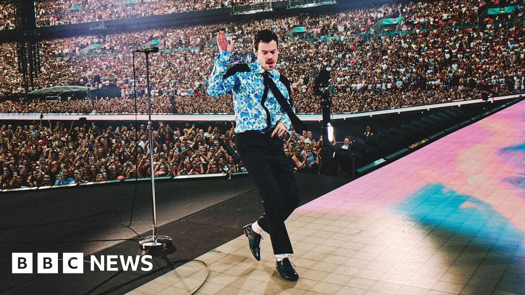 Harry Styles beats Taylor Swift's and Coldplay's Wembley recordsThe Watermelon Sugar singer is the first artist to perform 12 shows on a single tour at the stadium.10 hrs agoCulture Harry Styles beats Taylor Swift's and Coldplay's Wembley recordsThe Watermelon Sugar singer is the first artist to perform 12 shows on a single tour at the stadium.10 hrs agoCulture