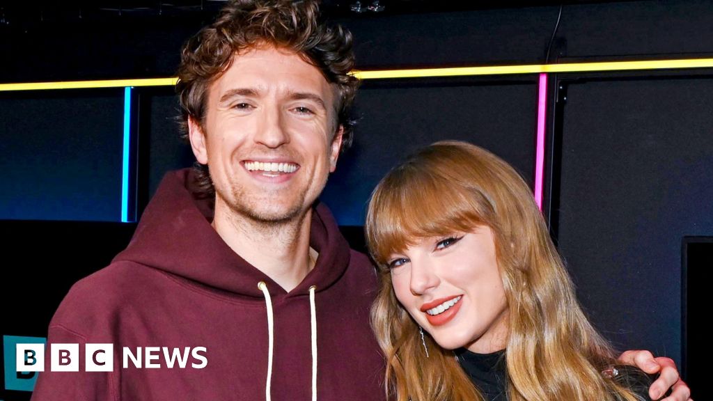 Multiple cakes and stolen keepsakes: Greg James spills the tea on Taylor Swift's weddingThe DJ shared details on his Wednesday morning show after flying to New York City for the wedding.2 hrs agoNewsbeat Multiple cakes and stolen keepsakes: Greg James spills the tea on Taylor Swift's weddingThe DJ shared details on his Wednesday morning show after flying to New York City for the wedding.2 hrs agoNewsbeat