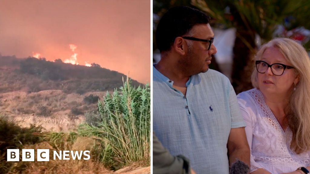 'We escaped Spanish wildfire, but our friends lost their lives'Hundreds of firefighters in Spain have been battling a deadly wildfire in the south of the country.22 mins agoEurope 'We escaped Spanish wildfire, but our friends lost their lives'Hundreds of firefighters in Spain have been battling a deadly wildfire in the south of the country.22 mins agoEurope