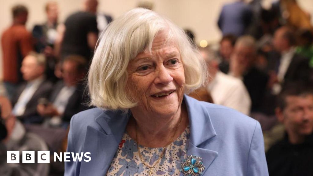 Nothing to suggest killing of former UK MP Widdecombe was politically motivated, police sayPolice say they are not looking for anyone else after a 28-year-old man was arrested in Rotherham, South Yorkshire.13 mins agoUK Nothing to suggest killing of former UK MP Widdecombe was politically motivated, police sayPolice say they are not looking for anyone else after a 28-year-old man was arrested in Rotherham, South Yorkshire.13 mins agoUK