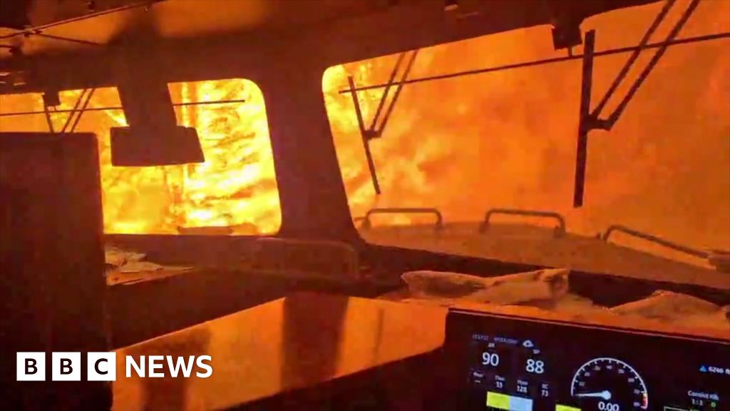Dramatic video shows wildfire surround freight train in CanadaCN Rail told the BBC that operations were temporarily suspended in the affected area in the province of Ontario.2 hrs agoUS & Canada Dramatic video shows wildfire surround freight train in CanadaCN Rail told the BBC that operations were temporarily suspended in the affected area in the province of Ontario.2 hrs agoUS & Canada