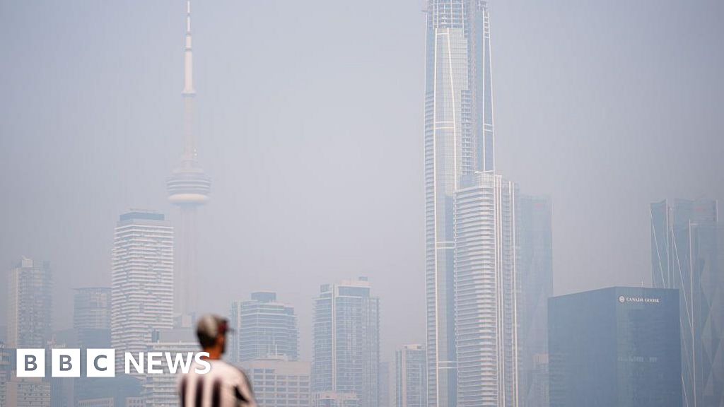 More than 800 Canadian wildfires burning as air quality alerts extend to USThe air quality in large parts of Michigan, Minneapolis and Minnesota is deemed "hazardous" by authorities.1 hr agoUS & Canada More than 800 Canadian wildfires burning as air quality alerts extend to USThe air quality in large parts of Michigan, Minneapolis and Minnesota is deemed "hazardous" by authorities.1 hr agoUS & Canada