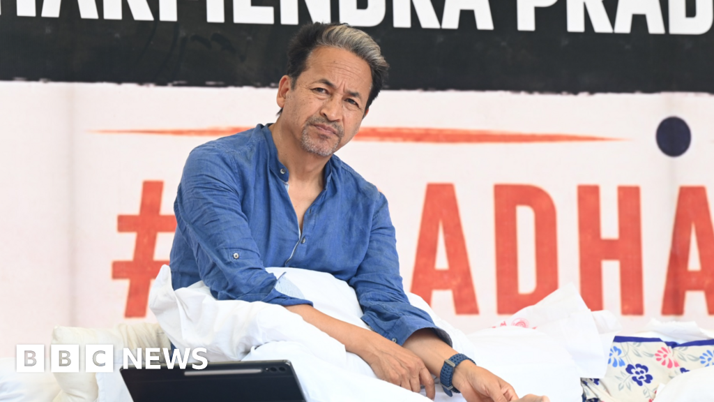 'I am still alive': Indian activist on hunger strike for 26 days loses 11kgSonam Wangchuk has been the main draw at the Cockroach Janta Party (CJP) protest in Delhi.2 hrs agoAsia 'I am still alive': Indian activist on hunger strike for 26 days loses 11kgSonam Wangchuk has been the main draw at the Cockroach Janta Party (CJP) protest in Delhi.2 hrs agoAsia