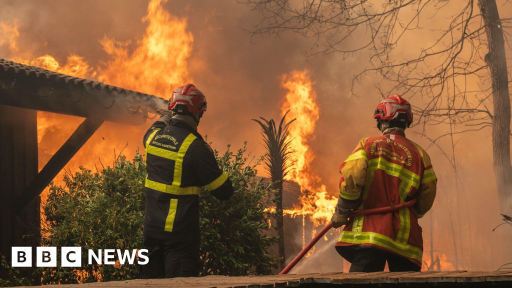 More than 250,000 flee wildfires in France and SpainSpain's PM warns of "complex hours" ahead as authorities in France say they are far from bringing blazes burning near Bordeaux under control.5 hrs agoEurope More than 250,000 flee wildfires in France and SpainSpain's PM warns of "complex hours" ahead as authorities in France say they are far from bringing blazes burning near Bordeaux under control.5 hrs agoEurope