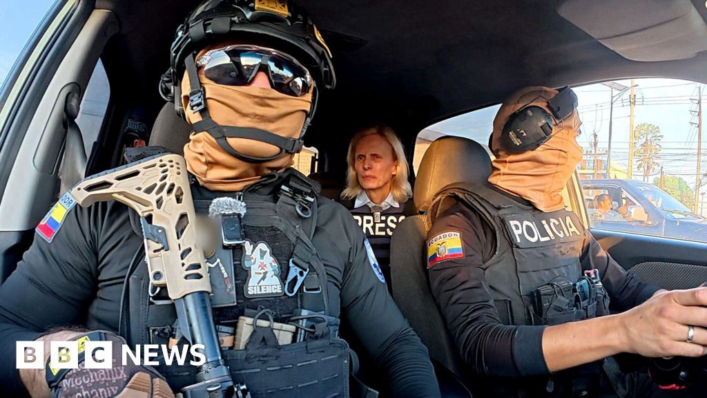 On the front line of Ecuador's drugs war, police fight gangs, guns and corruptionThe BBC goes on patrol with Ecuador's police, who are grappling with a huge surge in drug crime.59 mins agoLatin America On the front line of Ecuador's drugs war, police fight gangs, guns and corruptionThe BBC goes on patrol with Ecuador's police, who are grappling with a huge surge in drug crime.59 mins agoLatin America