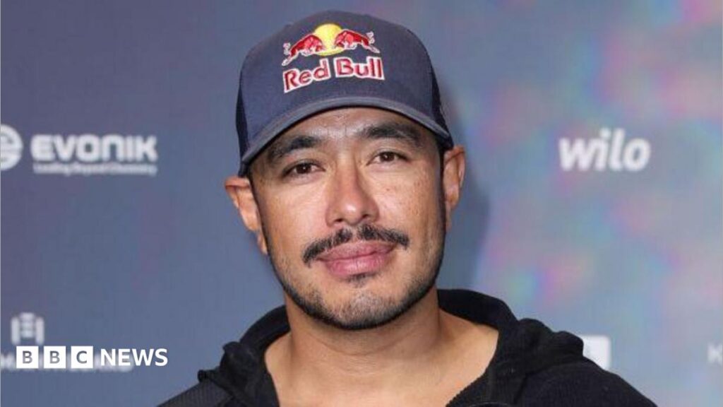 LIVERenowned climber Nirmal Purja among 10 feared missing after Pakistan avalancheThe avalanche occured in Pakistan's Broad Peak, one of the world's highest mountains. LIVERenowned climber Nirmal Purja among 10 feared missing after Pakistan avalancheThe avalanche occured in Pakistan's Broad Peak, one of the world's highest mountains.