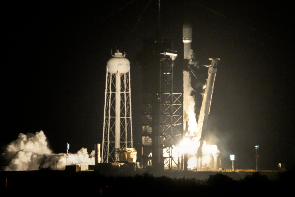 A discarded SpaceX rocket is on a high-speed collision course with the moon A discarded SpaceX rocket is on a high-speed collision course with the moon