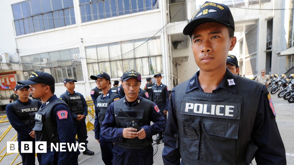 British men accused of trafficking teens to Thailand as drug couriers, court toldAllegedly, the men used two teenagers as couriers to carry 64kg of cannabis.12 hrs agoWales British men accused of trafficking teens to Thailand as drug couriers, court toldAllegedly, the men used two teenagers as couriers to carry 64kg of cannabis.12 hrs agoWales