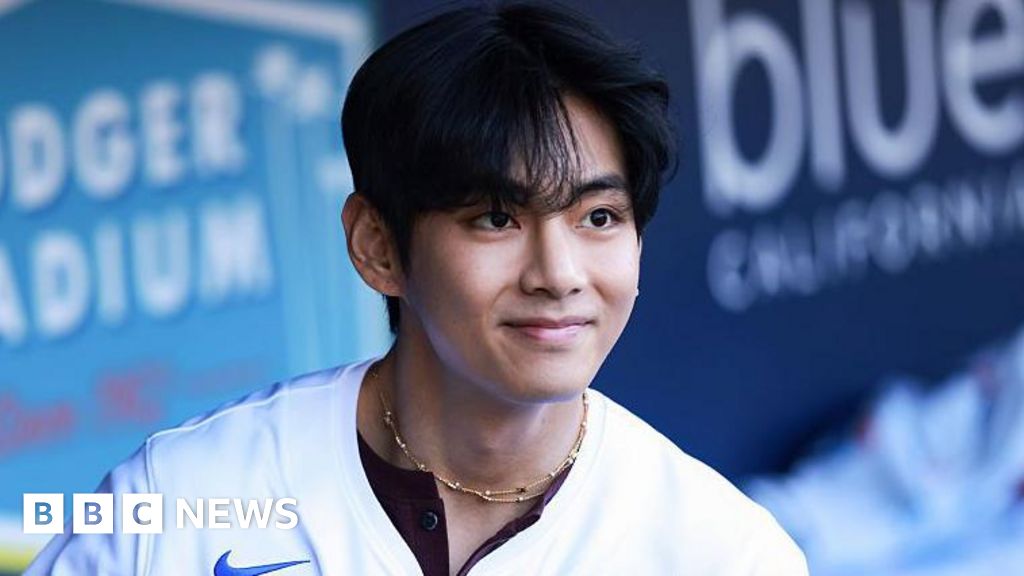 BTS star V reveals hearing loss battle during livestreamThe K-pop star says he has suffered hearing issues for over two years before revealing it publicly this week.4 hrs agoAsia BTS star V reveals hearing loss battle during livestreamThe K-pop star says he has suffered hearing issues for over two years before revealing it publicly this week.4 hrs agoAsia