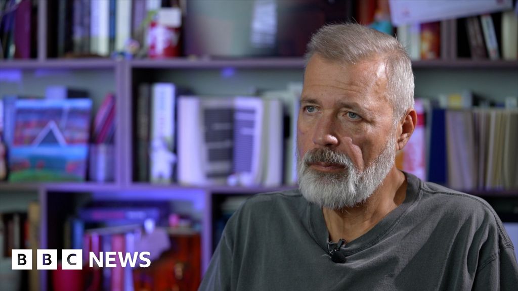 Putin can no longer claim victory in Ukraine, Nobel Peace Prize winner tells BBCIn an exclusive interview with the BBC’s Steve Rosenberg, Dmitry Muratov says the Kremlin leader can only "destroy Ukraine, not conquer it", with the war now in its fifth year.11 hrs agoEurope Putin can no longer claim victory in Ukraine, Nobel Peace Prize winner tells BBCIn an exclusive interview with the BBC’s Steve Rosenberg, Dmitry Muratov says the Kremlin leader can only "destroy Ukraine, not conquer it", with the war now in its fifth year.11 hrs agoEurope