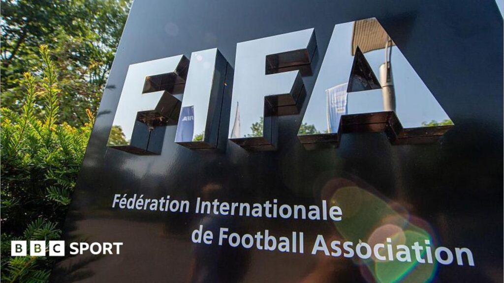Fifa executive leaves job three weeks after criticising Infantino planChief operating officer Kevin Lamour is sacked three weeks after criticising Fifa president Gianni Infantino, BBC Sport is told.1 hr agoFootball Fifa executive leaves job three weeks after criticising Infantino planChief operating officer Kevin Lamour is sacked three weeks after criticising Fifa president Gianni Infantino, BBC Sport is told.1 hr agoFootball