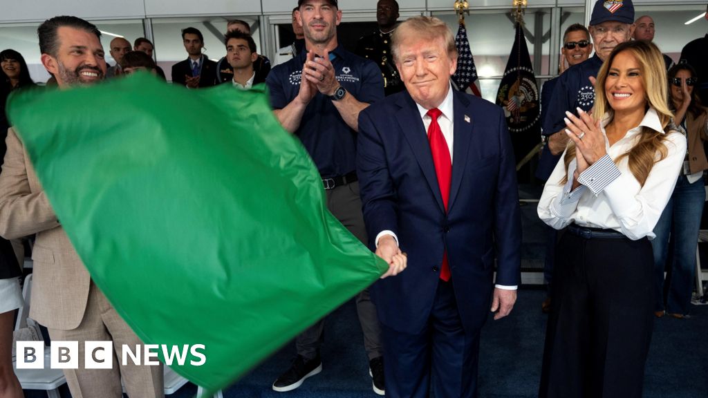 Trump waves green flag kicking off high-speed IndyCar race through WashingtonThe president took a ceremonial lap of the track before the race, which is the culmination of a summer of events to mark the country's 250th birthday.6 mins agoUS & Canada Trump waves green flag kicking off high-speed IndyCar race through WashingtonThe president took a ceremonial lap of the track before the race, which is the culmination of a summer of events to mark the country's 250th birthday.6 mins agoUS & Canada