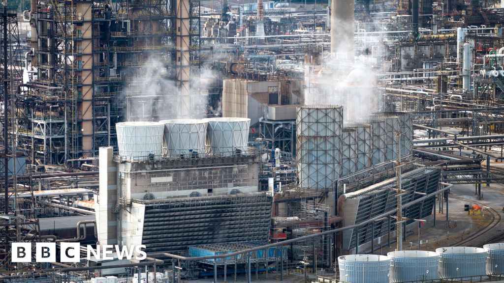 Oil hits $100 a barrel for first time since July after flare up in US-Iran conflictBrent crude – the global benchmark for prices – rises after the US hit five Iranian tankers on Tuesday22 mins agoWorld Oil hits $100 a barrel for first time since July after flare up in US-Iran conflictBrent crude - the global benchmark for prices - rises after the US hit five Iranian tankers on Tuesday22 mins agoWorld