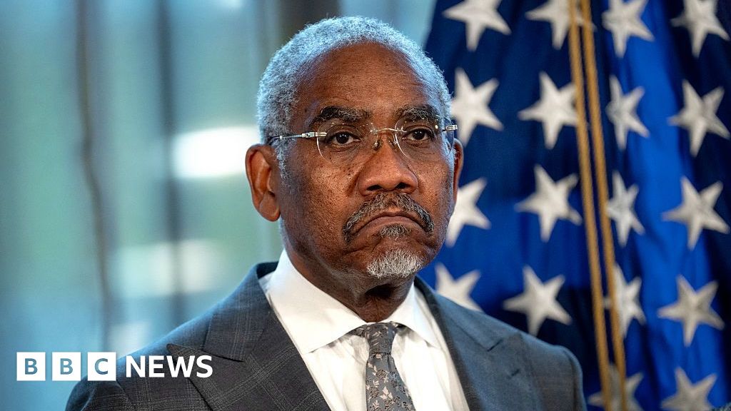 Top Democrat opposes US sale of heavy bombs to IsraelBut the objection is not enough to stop the sale – the Trump administration can still press ahead.1 hr agoUS & Canada Top Democrat opposes US sale of heavy bombs to IsraelBut the objection is not enough to stop the sale - the Trump administration can still press ahead.1 hr agoUS & Canada