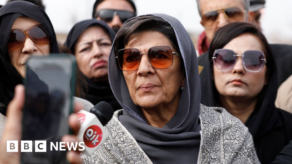 Sister of Pakistan's ex-PM Imran Khan arrestedAleema Khanum is accused of mobilising her brother’s supporters ahead of country-wide protests.2 hrs agoAsia Sister of Pakistan's ex-PM Imran Khan arrestedAleema Khanum is accused of mobilising her brother’s supporters ahead of country-wide protests.2 hrs agoAsia