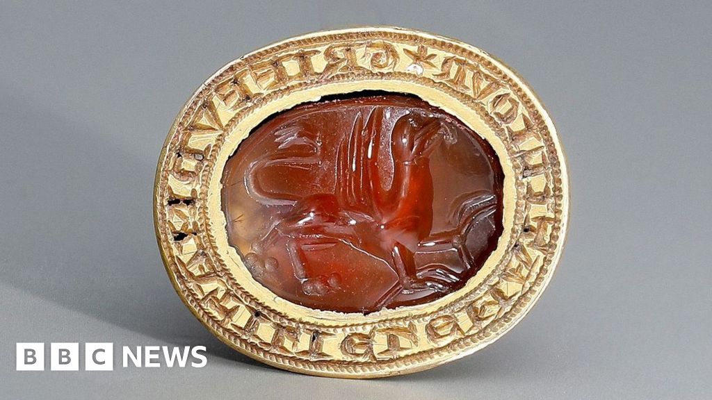 Medieval gold ring fails to sell at auctionTwo detectorists hoped the 14th Century ring would sell for between £25,000 and £30,000.1 day agoSuffolk Medieval gold ring fails to sell at auctionTwo detectorists hoped the 14th Century ring would sell for between £25,000 and £30,000.1 day agoSuffolk