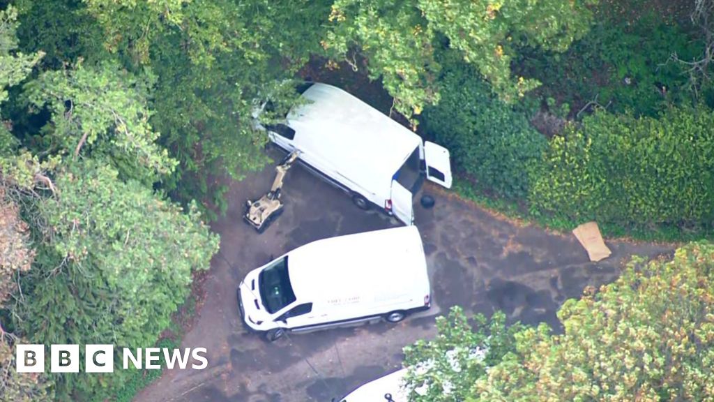 What we know about RAF Fairford counter-terror probeFive men have been arrested as counter-terror police lead an investigation into a major incident near the airbase.Just nowUK What we know about RAF Fairford counter-terror probeFive men have been arrested as counter-terror police lead an investigation into a major incident near the airbase.Just nowUK