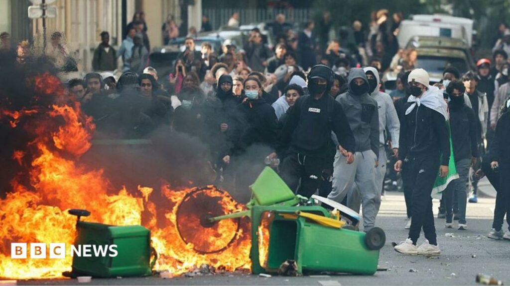 LIVEHundreds of French schools closed as minister says 40 head teachers injured in student protestsPolice in several cities across the country have been deployed to deal with the demonstrations. More than 1,900 people have been arrested. LIVEHundreds of French schools closed as minister says 40 head teachers injured in student protestsPolice in several cities across the country have been deployed to deal with the demonstrations. More than 1,900 people have been arrested.