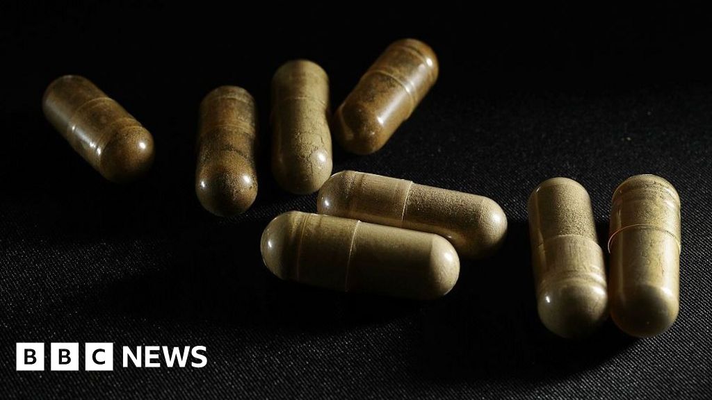 Father and son smoke shop workers arrested in Mississippi students' suspected kratom deathsThey are accused of selling at least one student derivatives of kratom, often called "gas station heroin" in the US.55 mins agoUS & Canada Father and son smoke shop workers arrested in Mississippi students' suspected kratom deathsThey are accused of selling at least one student derivatives of kratom, often called "gas station heroin" in the US.55 mins agoUS & Canada