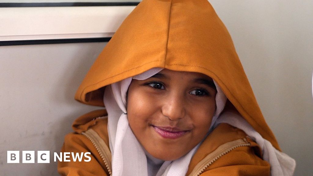 Children brave snipers and mortars to go to school near Yemen front line In rare access to Taiz, the BBC World Service speaks to children, teachers and families affected by the war.7 hrs agoMiddle East Children brave snipers and mortars to go to school near Yemen front line In rare access to Taiz, the BBC World Service speaks to children, teachers and families affected by the war.7 hrs agoMiddle East
