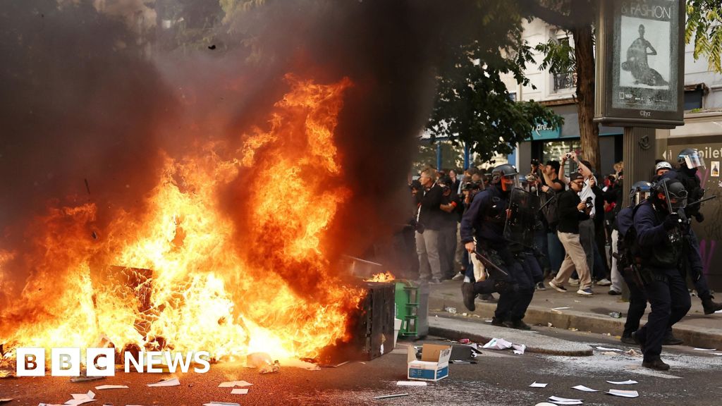 France halts use of stun grenades after boy's hand blown off in student protestsThe step comes after several groups complained of police using disproportionate force towards teenagers.39 mins agoEurope France halts use of stun grenades after boy's hand blown off in student protestsThe step comes after several groups complained of police using disproportionate force towards teenagers.39 mins agoEurope