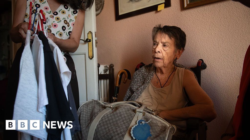 Spanish pensioner whose eviction sparked nationwide protests dies, union saysMaricarmen Abascal, 87, was forcibly removed on a stretcher from her apartment of more than 70 years in September.6 mins ago Spanish pensioner whose eviction sparked nationwide protests dies, union saysMaricarmen Abascal, 87, was forcibly removed on a stretcher from her apartment of more than 70 years in September.6 mins ago