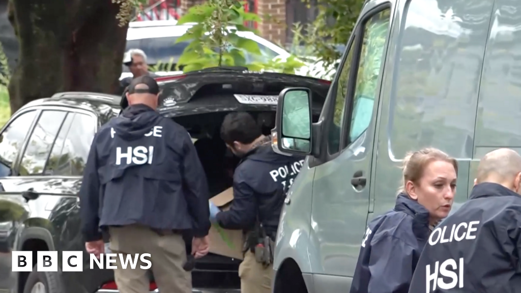 Immigration agents search Congresswoman Ilhan Omar's homeOmar, an outspoken Trump critic, said the search was "an attempt to target political enemies" and that she "will not be silenced".11 mins agoUS & Canada Immigration agents search Congresswoman Ilhan Omar's homeOmar, an outspoken Trump critic, said the search was "an attempt to target political enemies" and that she "will not be silenced".11 mins agoUS & Canada