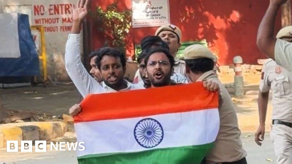 India 'cockroach' leaders detained after entering barricaded protest siteProtesters climbed over barricades in central Delhi to demand the election chief resign over revised voter lists.5 hrs agoIndia India 'cockroach' leaders detained after entering barricaded protest siteProtesters climbed over barricades in central Delhi to demand the election chief resign over revised voter lists.5 hrs agoIndia