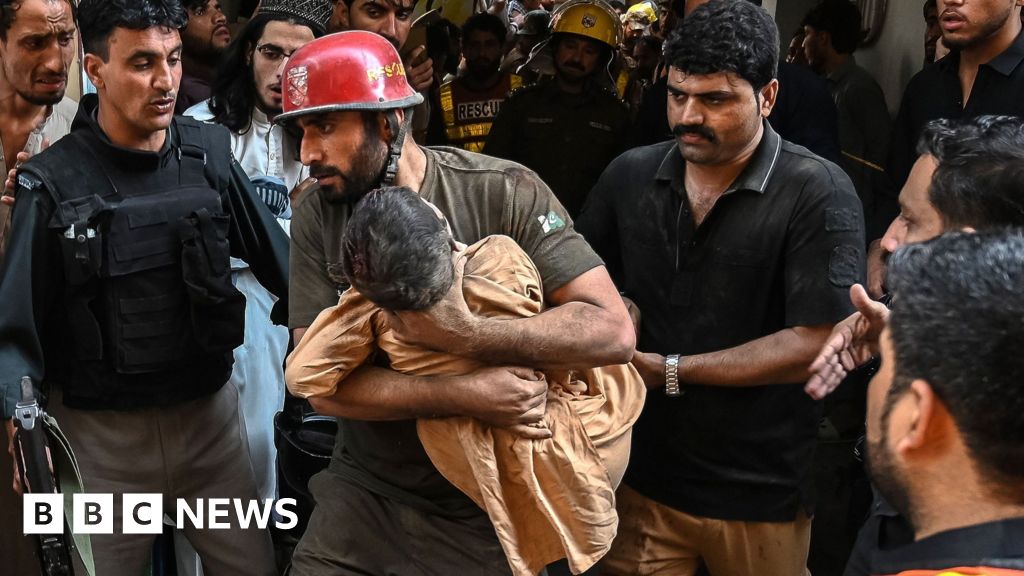 At least 33 pupils and teacher killed after school roof collapses in Pakistan Rescue officials fear more people are buried under the debris in the north-western city of Peshawar.1 hr agoAsia At least 33 pupils and teacher killed after school roof collapses in Pakistan Rescue officials fear more people are buried under the debris in the north-western city of Peshawar.1 hr agoAsia