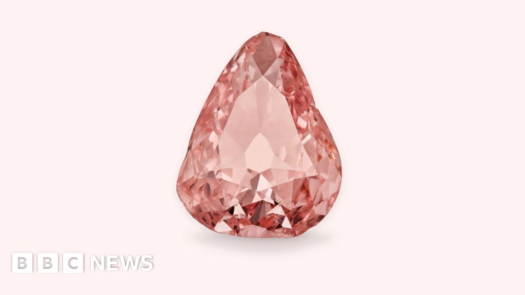 Rare pink diamond goes on display in France 100 years after amateur heistThe French royal jewel will be on public display for the first time since it was found hidden in an apple after a 1926 theft.48 mins agoEurope Rare pink diamond goes on display in France 100 years after amateur heistThe French royal jewel will be on public display for the first time since it was found hidden in an apple after a 1926 theft.48 mins agoEurope