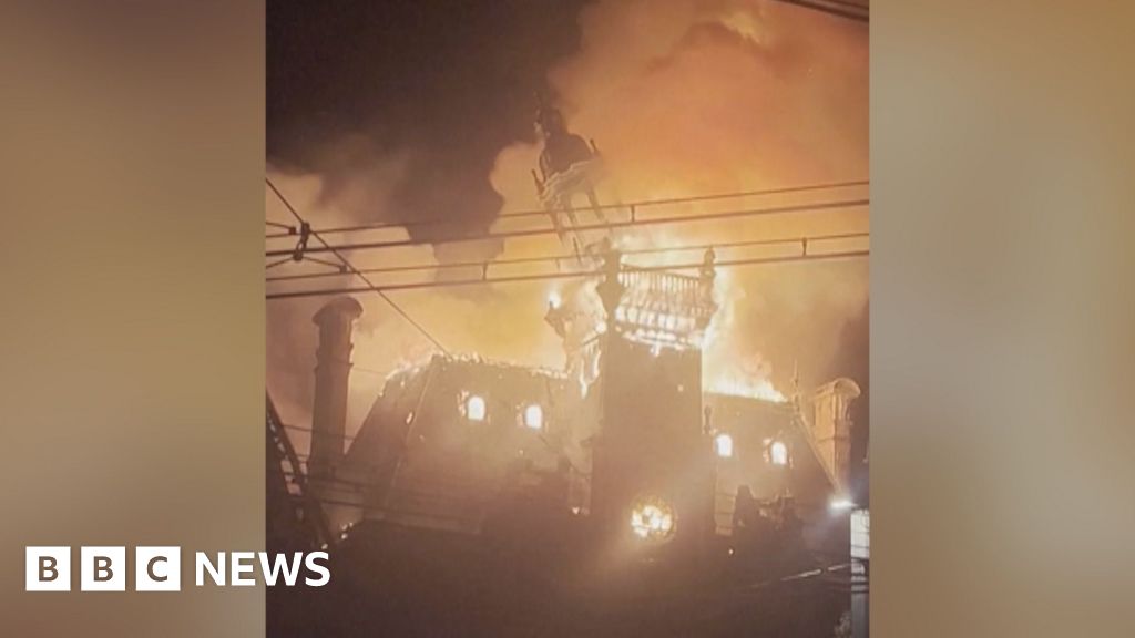 Watch: Moment historic French town hall spire collapses in flames amid protestsAn historic town hall in the southern French city of Limoges was set ablaze during national protests.59 mins agoEurope Watch: Moment historic French town hall spire collapses in flames amid protestsAn historic town hall in the southern French city of Limoges was set ablaze during national protests.59 mins agoEurope