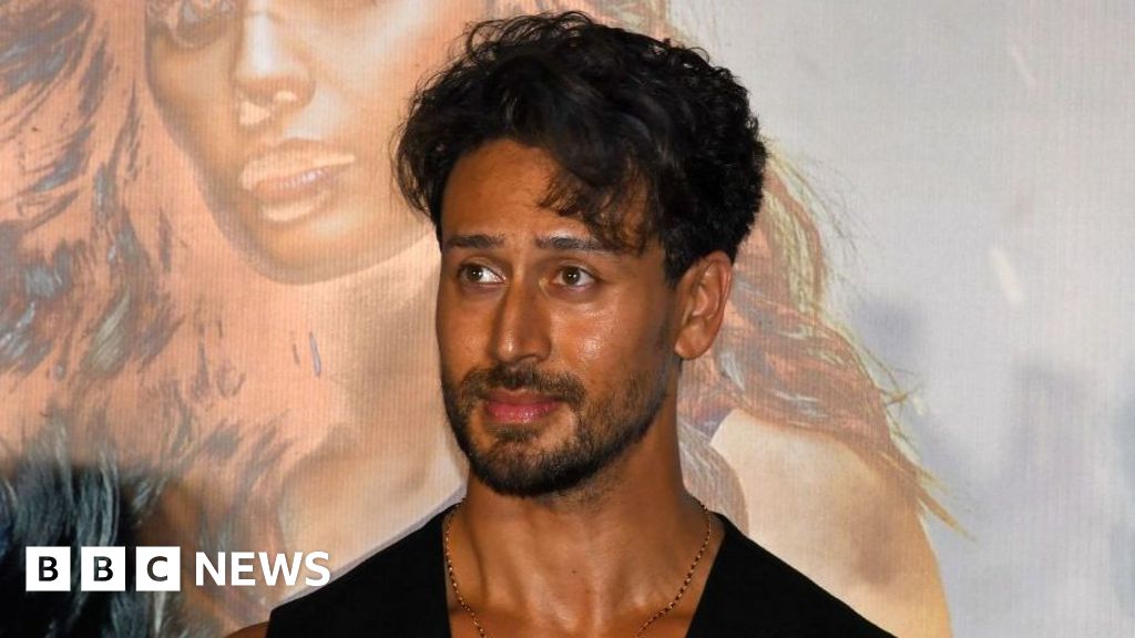 Bollywood actor Tiger Shroff survives shooting in MumbaiVideo published by several news outlets shows gunmen firing multiple shots at a car while it is moving past a crowd.1 hr agoAsia Bollywood actor Tiger Shroff survives shooting in MumbaiVideo published by several news outlets shows gunmen firing multiple shots at a car while it is moving past a crowd.1 hr agoAsia