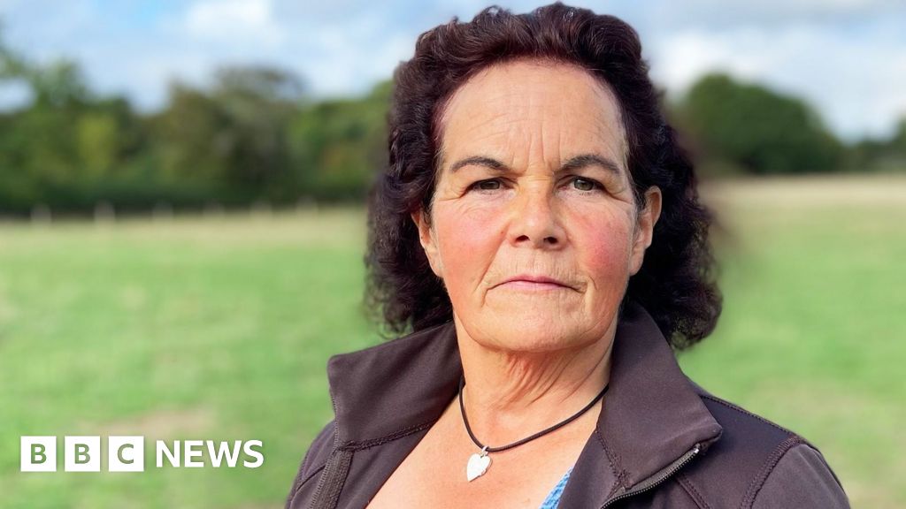 UK detective raped by colleague says police's handling of case 'like being raped again'Linda Williams was attacked by David Carrick, who was jailed in 2023 for sexual offences against 12 women.2 hrs agoUK UK detective raped by colleague says police's handling of case 'like being raped again'Linda Williams was attacked by David Carrick, who was jailed in 2023 for sexual offences against 12 women.2 hrs agoUK
