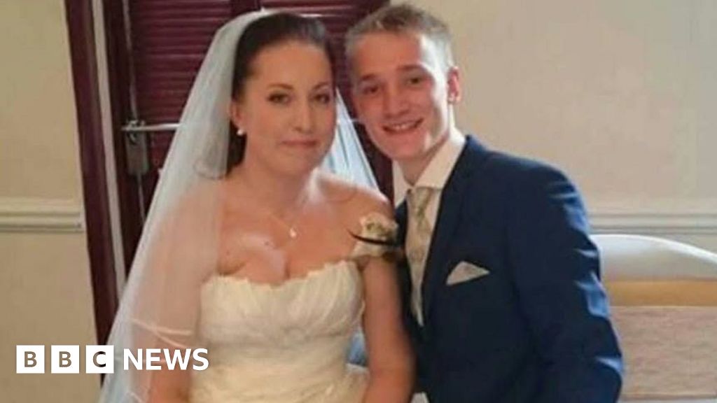 Couple were celebrating anniversary before Bahamas tragedyLeanne Gregory, from Stapleford in Nottinghamshire, died trying to save her sons swept out to sea.3 hrs agoNottinghamshire Couple were celebrating anniversary before Bahamas tragedyLeanne Gregory, from Stapleford in Nottinghamshire, died trying to save her sons swept out to sea.3 hrs agoNottinghamshire