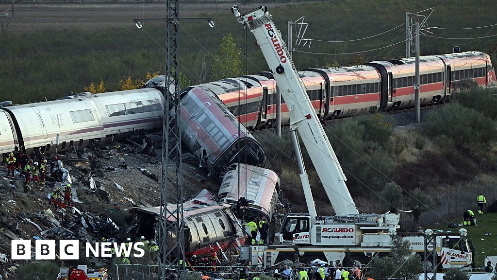 Audio reveals exchanges between control centre and drivers before deadly Spain train crashThe recordings appear to show one high-speed train was given clearance to move even though another up ahead had stalled.22 mins agoEurope Audio reveals exchanges between control centre and drivers before deadly Spain train crashThe recordings appear to show one high-speed train was given clearance to move even though another up ahead had stalled.22 mins agoEurope