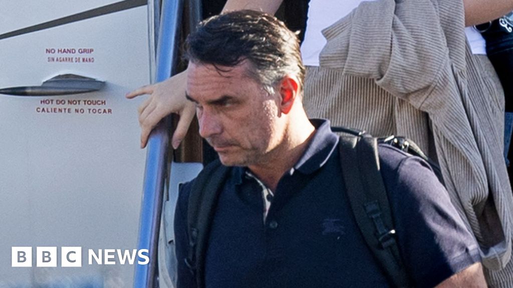 Flávio Bolsonaro calls himself 'leader of Brazil' after election lossThe defeated presidential candidate says he will lead the opposition from the US. 3 hrs agoLatin America Flávio Bolsonaro calls himself 'leader of Brazil' after election lossThe defeated presidential candidate says he will lead the opposition from the US. 3 hrs agoLatin America